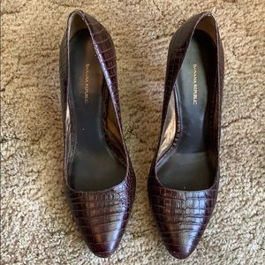 Banana republic crocodile heels